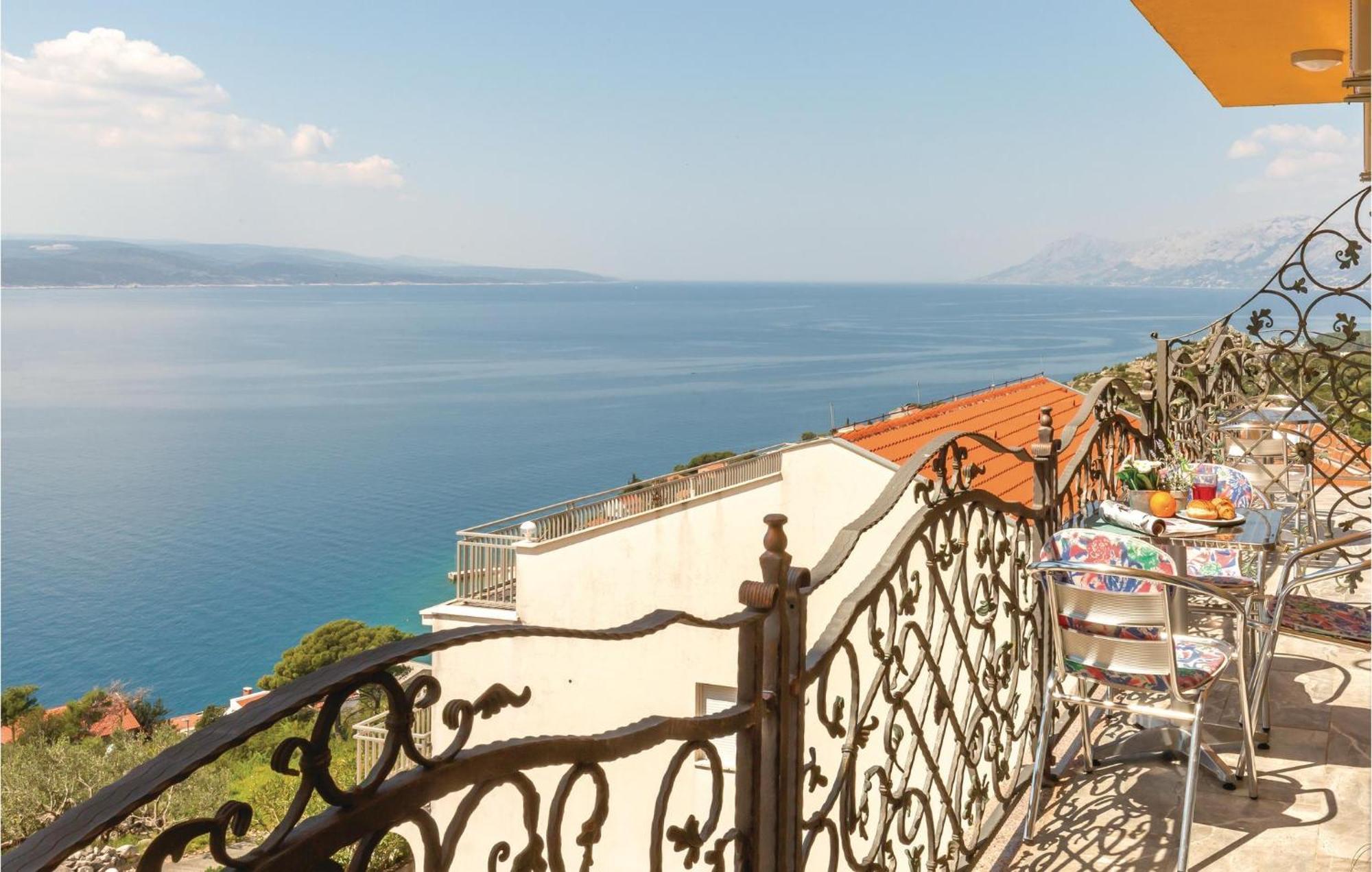 Nice Apartment In Krvavica With House Sea View Exterior foto